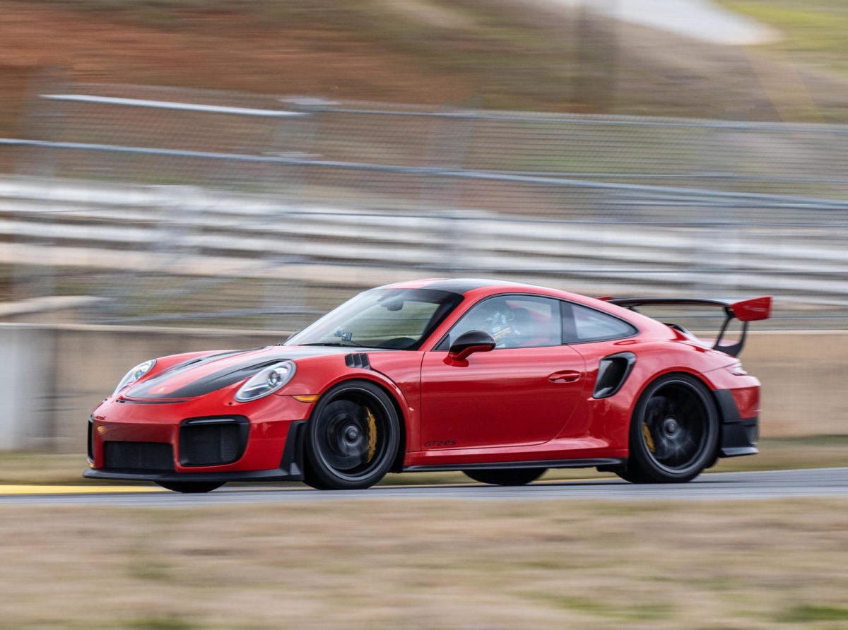 Porsche 911 GT2 RS (2)