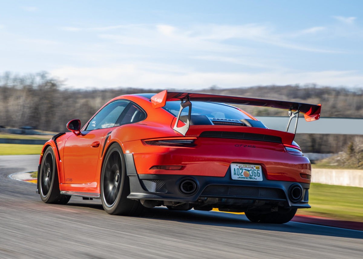 Porsche 911 GT2 RS (4)