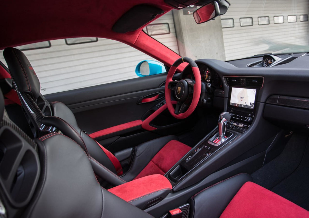 Porsche 911 GT2 RS (6)